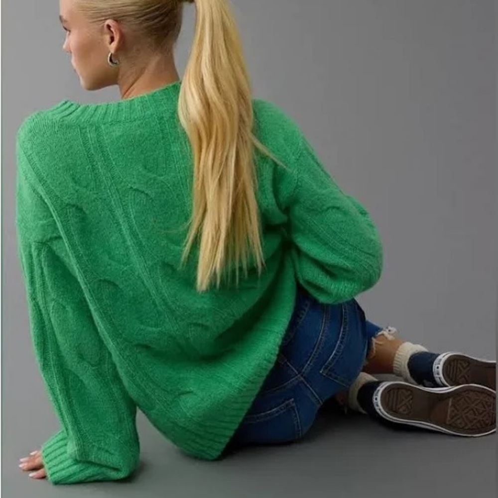 AE Whoa So Soft Cable Knit Sweater NWT - Picture 3 of 6